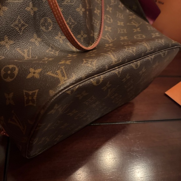 Louis Vuitton Monogram Neverfull PM Tote w/ Pouch • Dust Bag • Box • - Picture 3 of 6